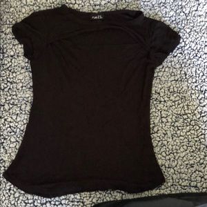 Shirt with slit in the neck over the chest